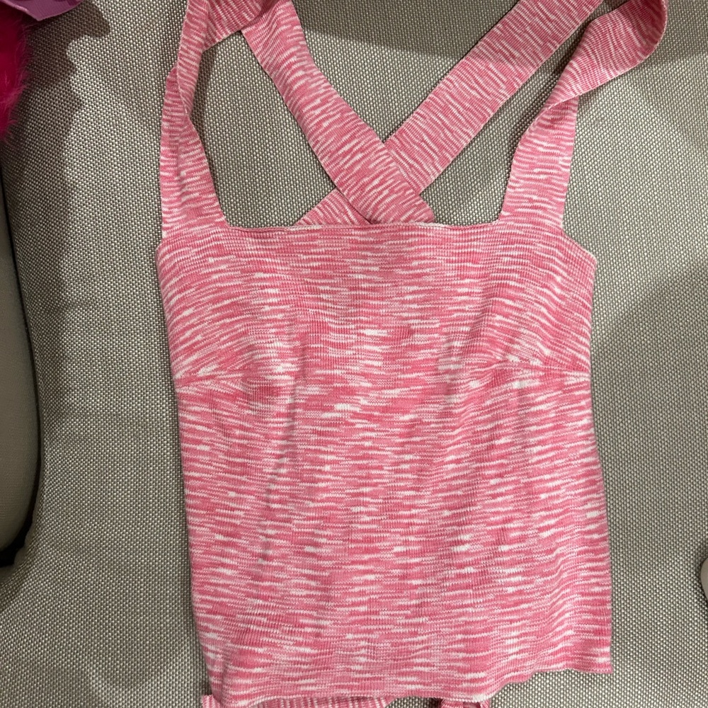 Lelis pink and white top